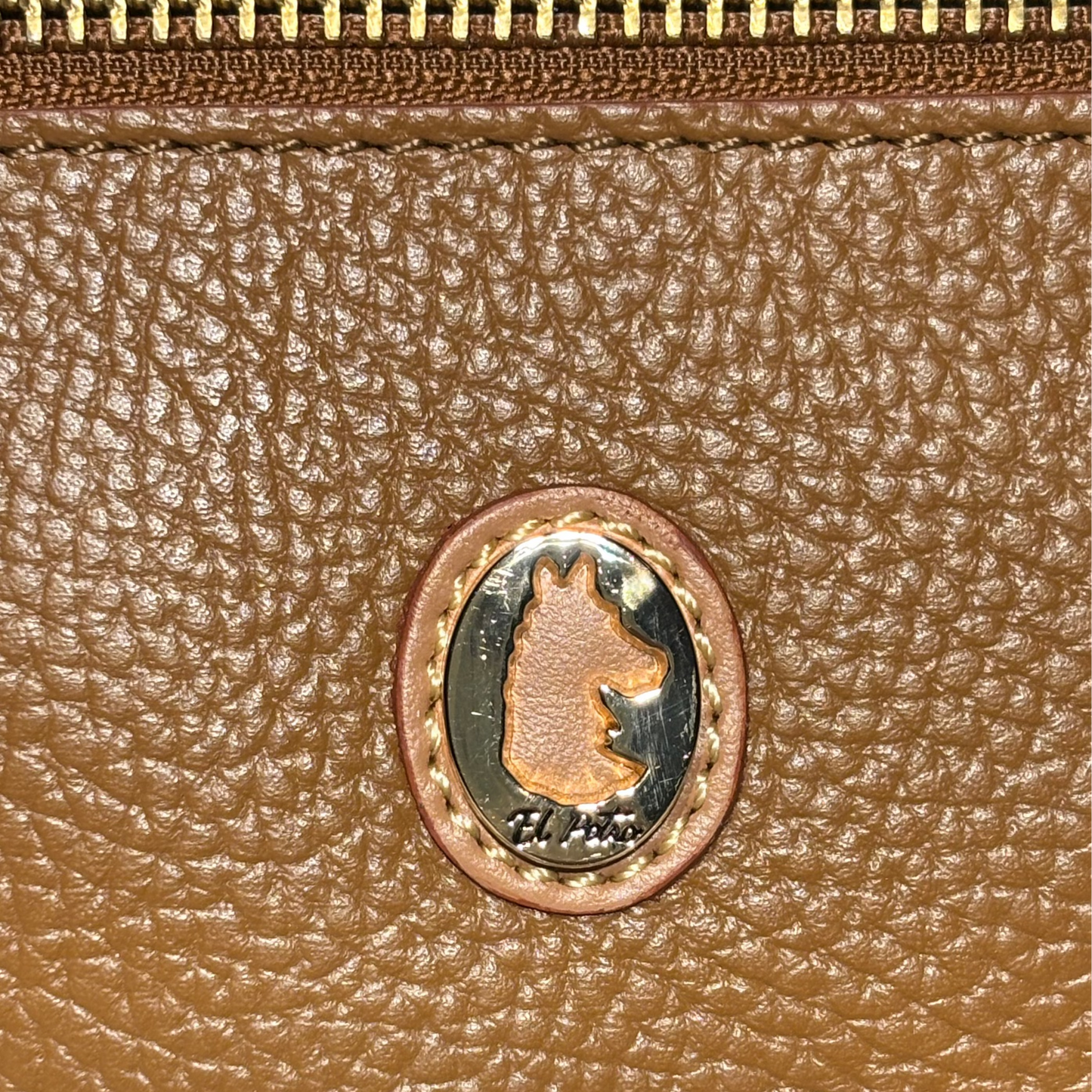 Lederumhängetasche braun mit verstellbarem Trageriemen von El Potro